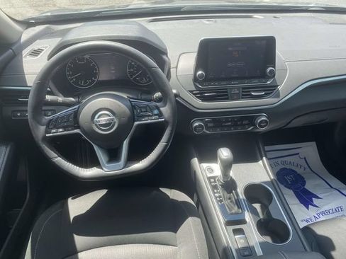 Used 2019 Nissan Altima 2.5 SV FWD image 10