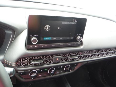 Used 2025 Honda HR-V Sport image 16