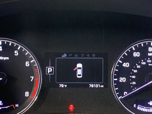 Used 2017 Genesis G80 3.8 AWD/4WD image 23