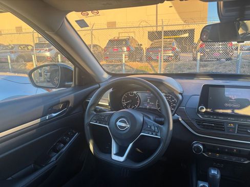 Used 2023 Nissan Altima 2.5 SV image 33