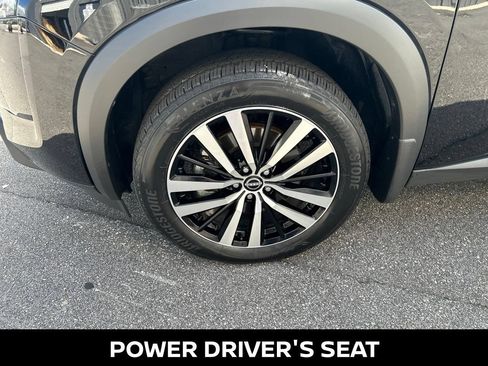 Certified 2025 Nissan Pathfinder Platinum w/ Cargo Package FWD image 11