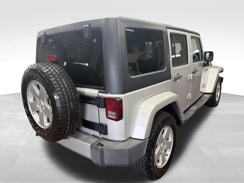 Used 2012 Jeep Wrangler Unlimited Sahara image 28