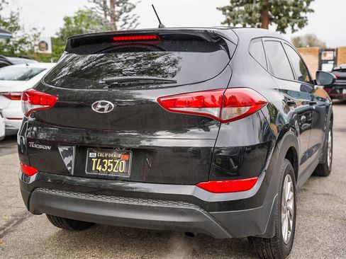 Used 2018 Hyundai Tucson SE image 10