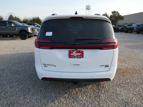 New 2026 Chrysler Pacifica Limited w/ Uconnect Theater Family Group AWD/4WD image 6