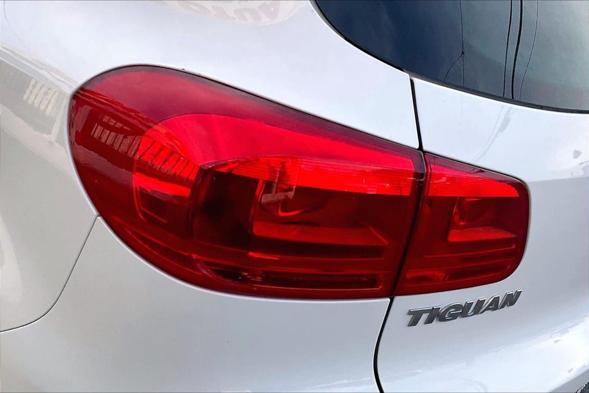 Used 2017 Volkswagen Tiguan Wolfsburg Edition AWD/4WD image 30