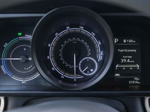 Used 2022 Hyundai Elantra Blue FWD image 26