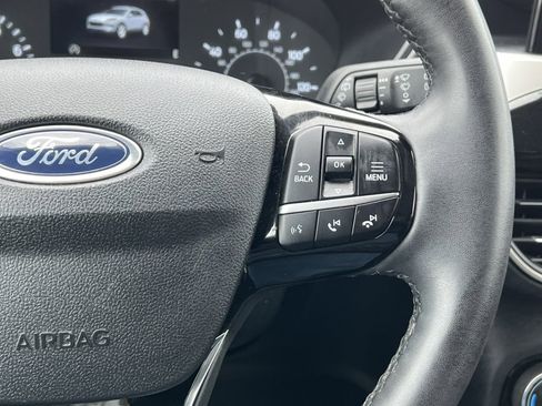 Certified 2022 Ford Escape SE w/ SE Sport Appearance Package image 17