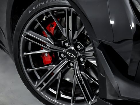 Used 2019 Chevrolet Camaro ZL1 image 4