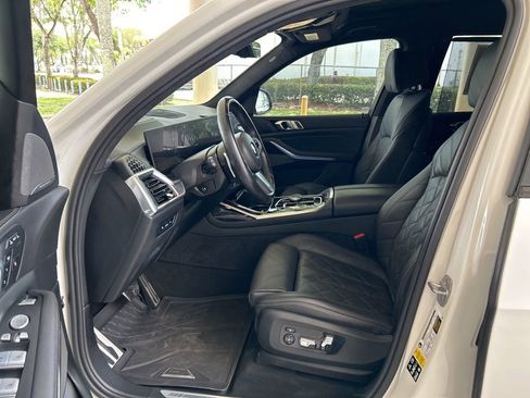 Used 2024 BMW X7 xDrive40i w/ M Sport Package image 5