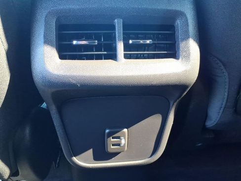 Used 2024 GMC Terrain SLE image 28