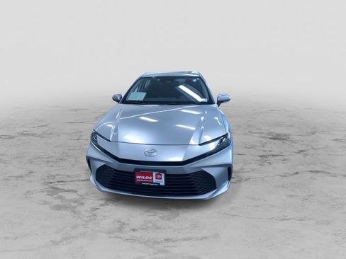 Used 2026 Toyota Camry LE FWD image 5
