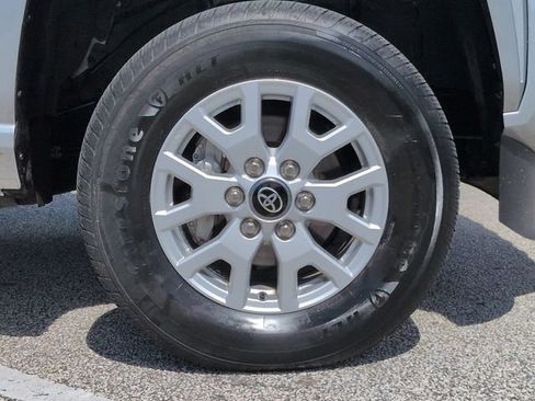 Used 2024 Toyota Tacoma SR5 AWD/4WD image 11