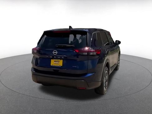 Used 2025 Nissan Rogue SV AWD/4WD image 15