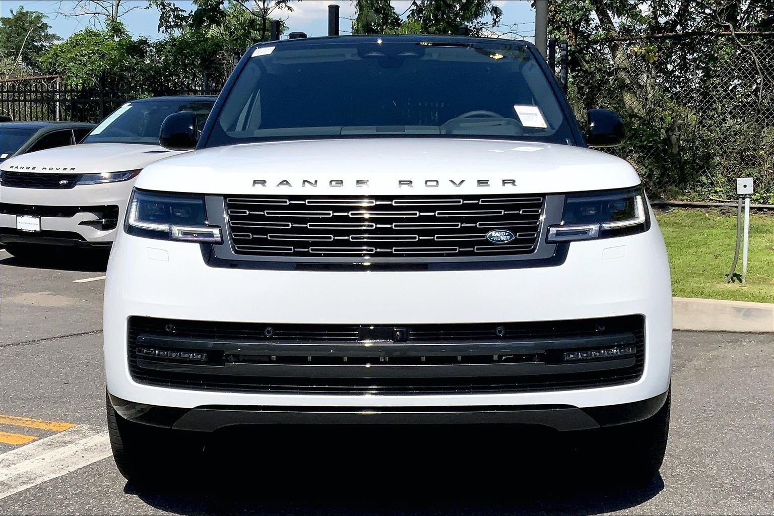 New 2027 Land Rover Range Rover SE AWD/4WD image 3