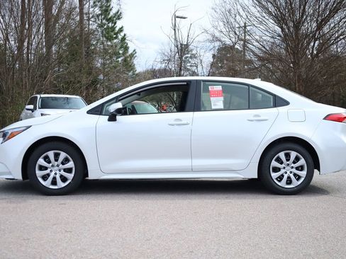 New 2026 Toyota Corolla LE image 2