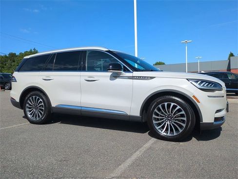 Used 2022 Lincoln Aviator Reserve w/ Elements Package Plus image 2