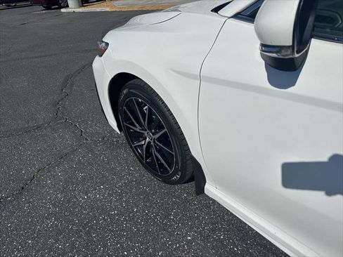 Certified 2022 Toyota Camry SE w/ Convenience Package image 10