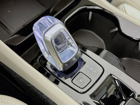 New 2026 Volvo XC40 B5 Plus w/ Climate Package image 17