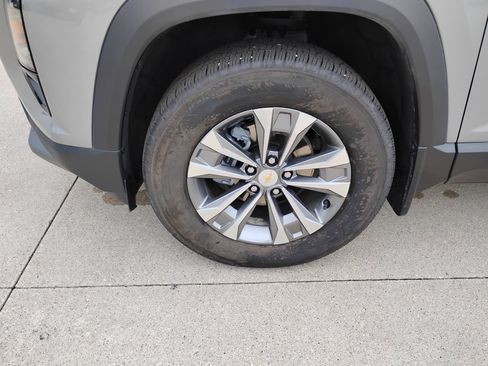 Used 2026 Chevrolet Equinox LT w/ Convenience Package II FWD image 31