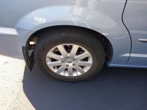 Used 2013 Chrysler Town & Country Touring image 16