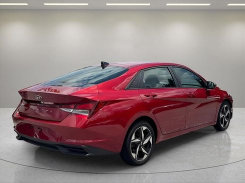 Used 2023 Hyundai Elantra SEL w/ Convenience Package FWD image 5