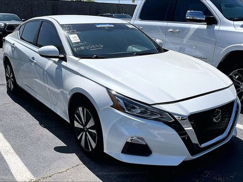 Used 2022 Nissan Altima 2.5 SV image 1