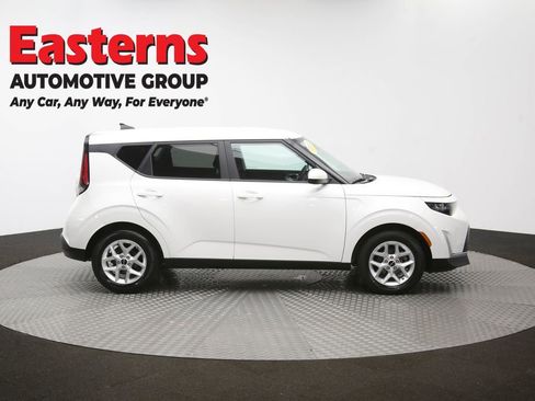 Used 2025 Kia Soul LX w/ LX Technology Package FWD image 45