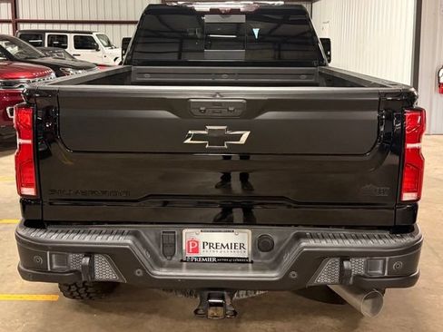 Used 2024 Chevrolet Silverado 2500 ZR2 w/ ZR2 Bison Edition AWD/4WD image 4