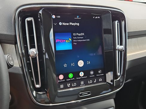 Used 2023 Volvo XC40 B5 Plus w/ Protection Package Premier AWD/4WD image 18
