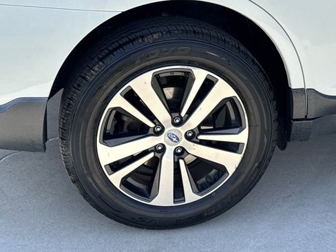 Used 2019 Subaru Outback 2.5i Limited AWD/4WD image 12