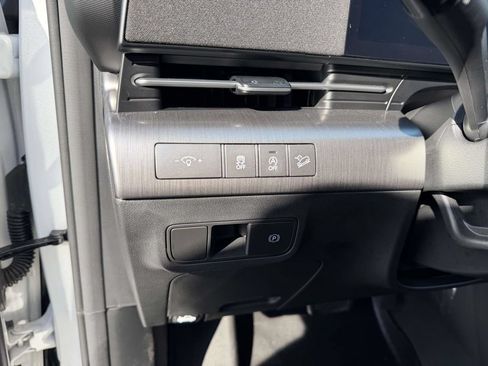 Used 2024 Hyundai Kona SE AWD/4WD image 25