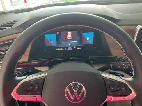 Used 2026 Volkswagen Atlas SE FWD image 8