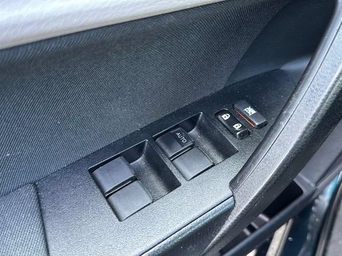Used 2018 Toyota Corolla LE FWD image 26