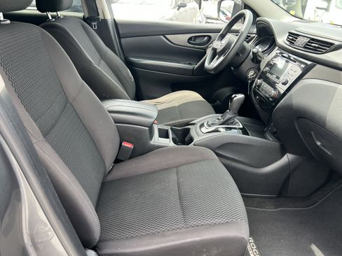 Used 2018 Nissan Rogue Sport S FWD image 17