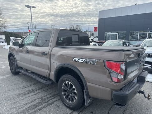 Used 2021 Nissan Titan PRO-4X w/ Pro-4x Convenience Package image 8