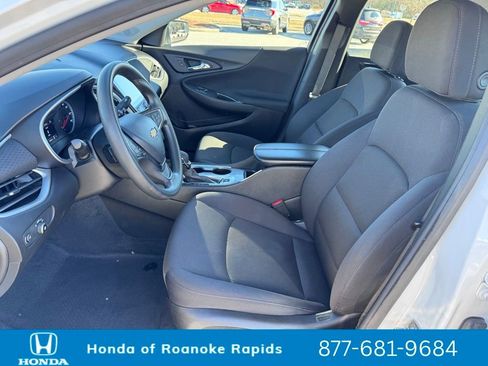 Used 2024 Chevrolet Malibu LT image 9