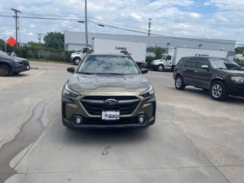 Used 2024 Subaru Outback Premium AWD/4WD image 2