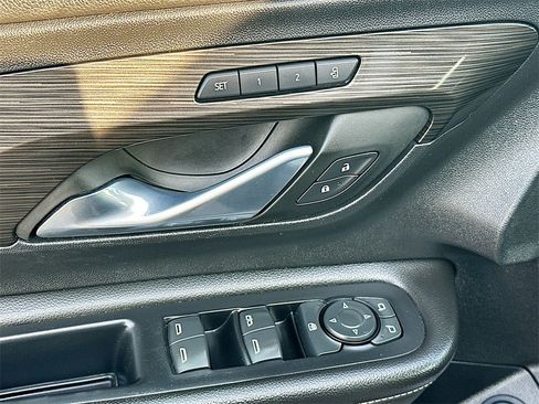 Used 2023 GMC Terrain SLT w/ Elevation Edition image 21