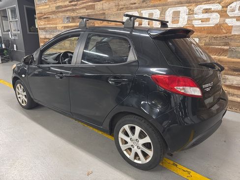 Used 2011 MAZDA MAZDA2 Touring image 5