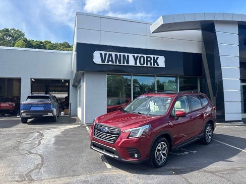 Certified 2024 Subaru Forester Premium AWD/4WD image 1