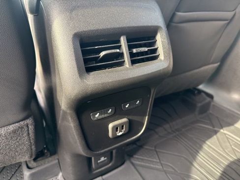 Used 2022 Chevrolet Equinox Premier AWD/4WD image 28