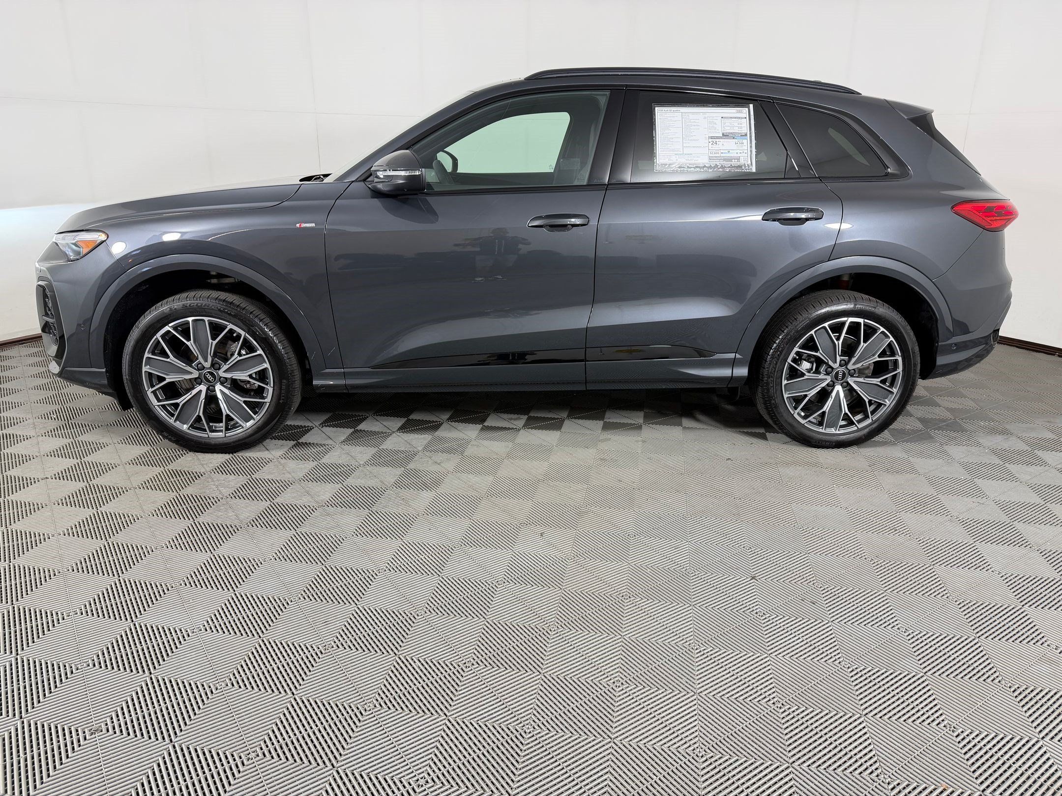 New 2026 Audi Q5 Premium AWD/4WD image 2