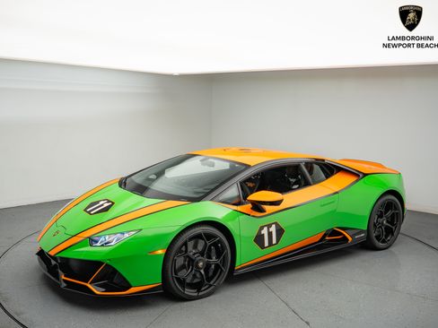 Used 2020 Lamborghini Huracan EVO image 15