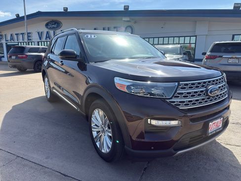 Used 2022 Ford Explorer Limited w/ Limited Technology Package AWD/4WD image 3
