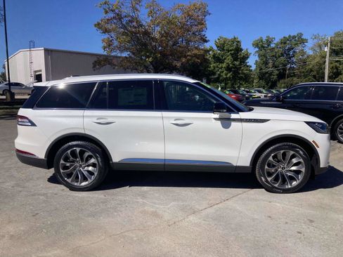 New 2025 Lincoln Aviator 2WD w/ Equipment Group 101A image 2