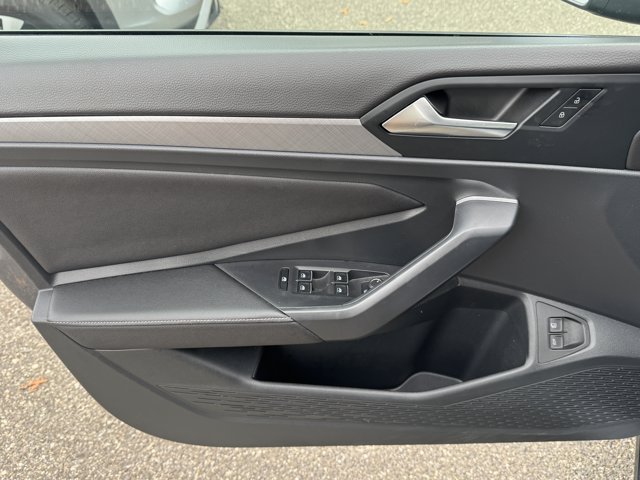 Used 2023 Volkswagen Jetta SE w/ Panoramic Sunroof Package FWD image 27