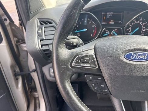 Used 2017 Ford Escape SE w/ Equipment Group 201A AWD/4WD image 17