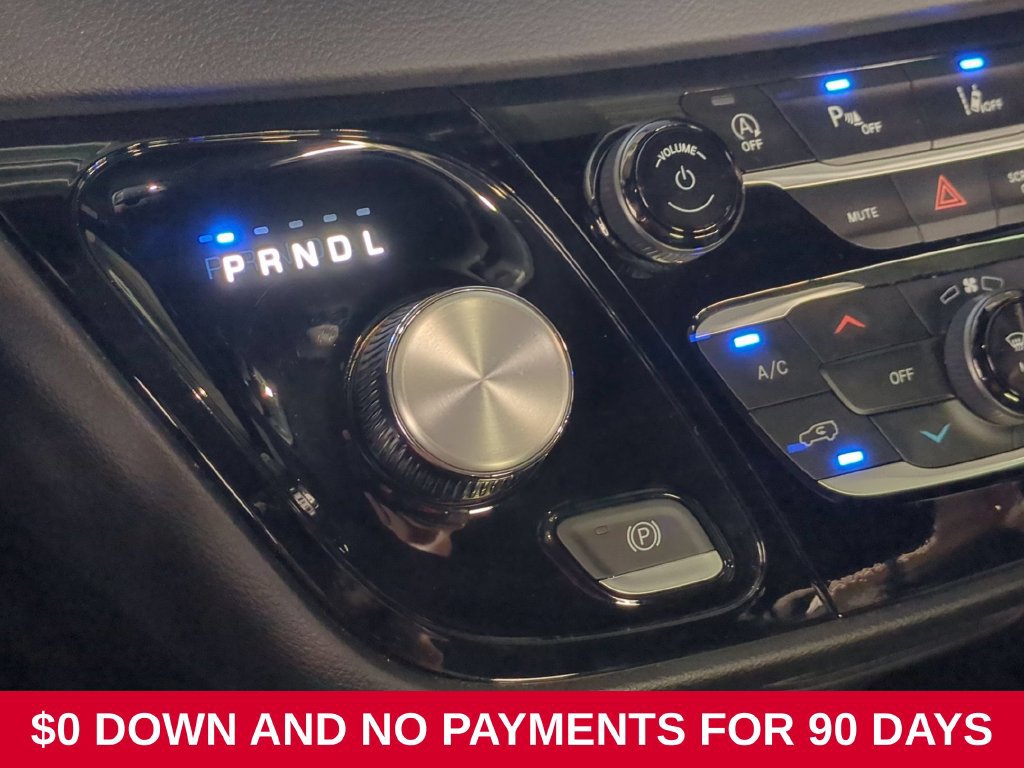 Used 2025 Chrysler Pacifica Select FWD image 19