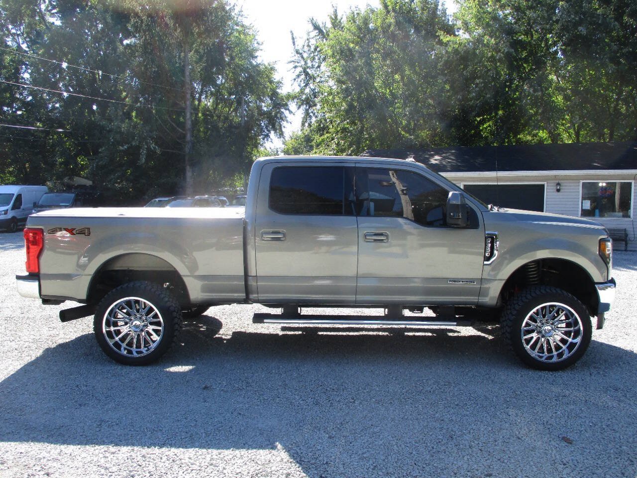 Used 2019 Ford F350 Lariat w/ Camper Package AWD/4WD image 6