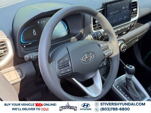Certified 2025 Hyundai Venue SEL image 18
